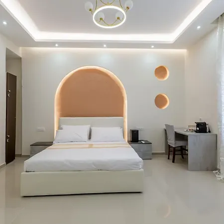 Hyper Termini Guest house *