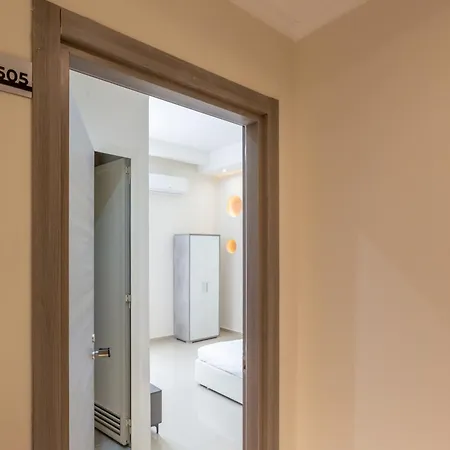 Hyper Termini Guest house